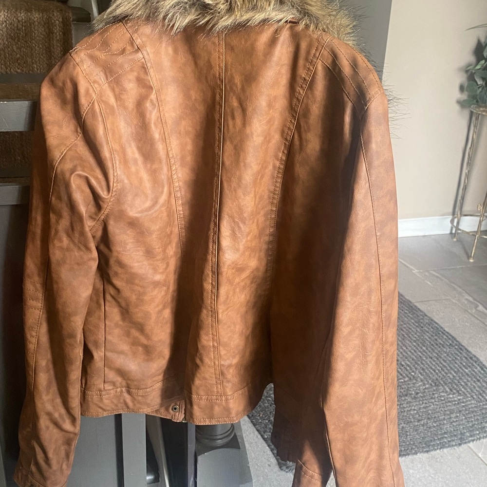 Women’s Jacket - Picture 3 of 3